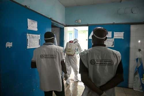 Many health workers are affected by the new variant (ISSOUF SANOGO/AFP via Getty Images)