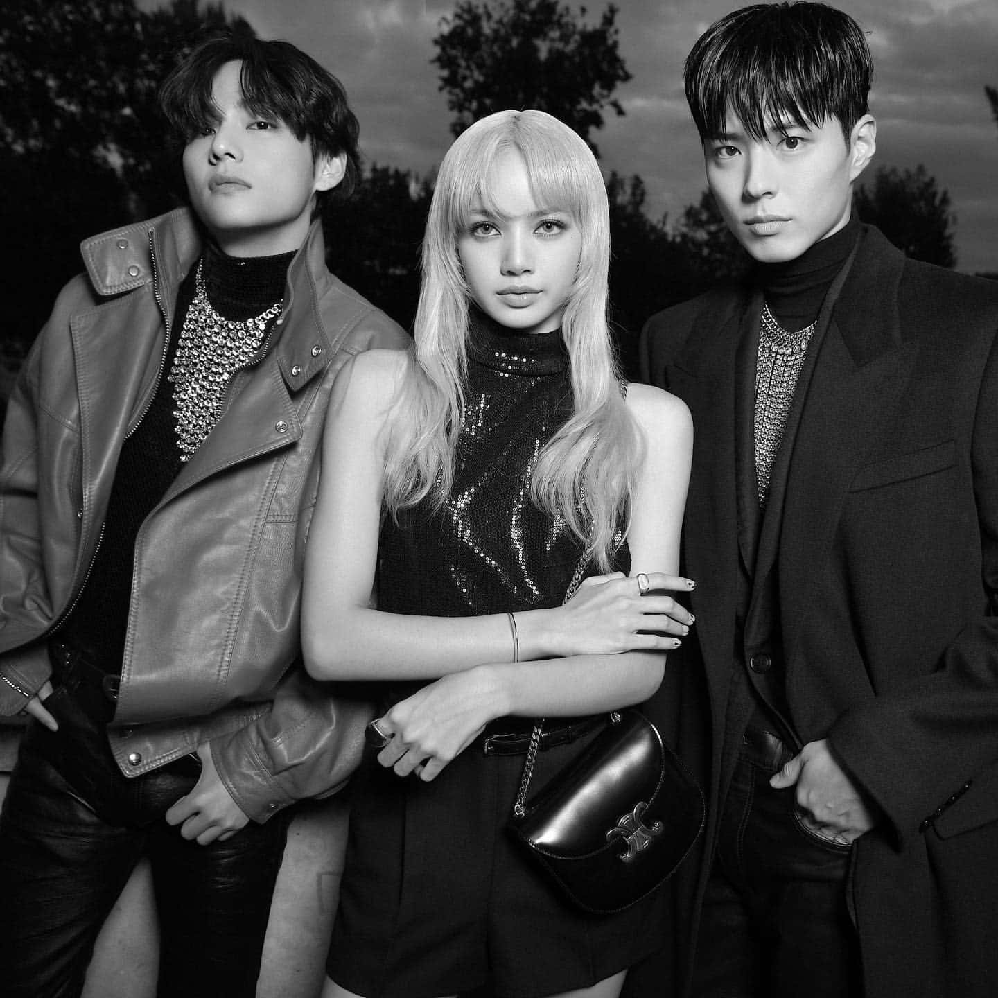 パリで開催されたセリーヌのショーでの BTS の V、Blackpink のリサ、パク・ボゴム (@hypebaekr/Instagram)