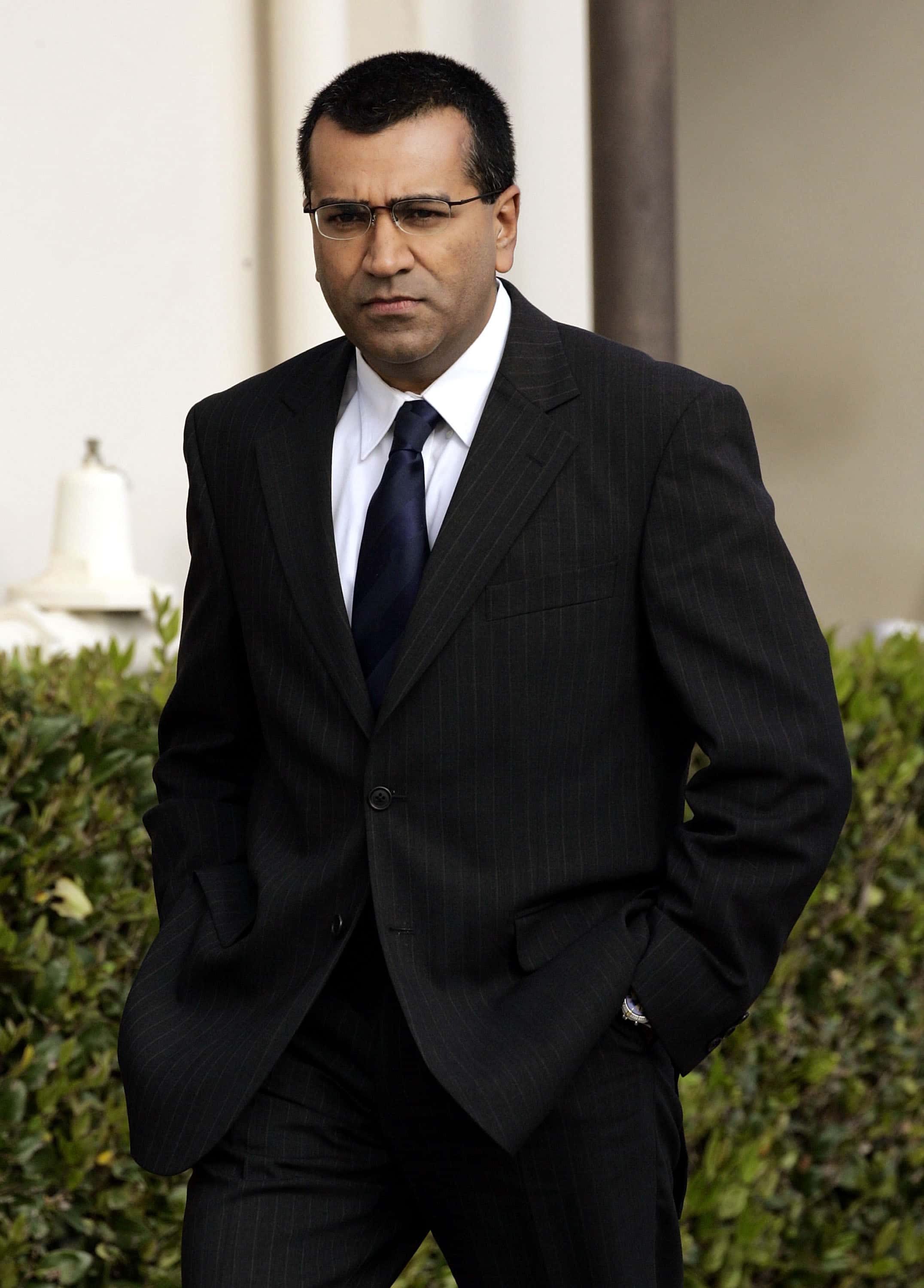 Television documentary producer Martin Bashir arrives as a witness in the Michael Jackson trial at the Santa Barbara County Courthouse March 1, 2005 in Santa Maria, California. Jackson's child molestation trial continues today with the defense expected to finish their opening arguments.