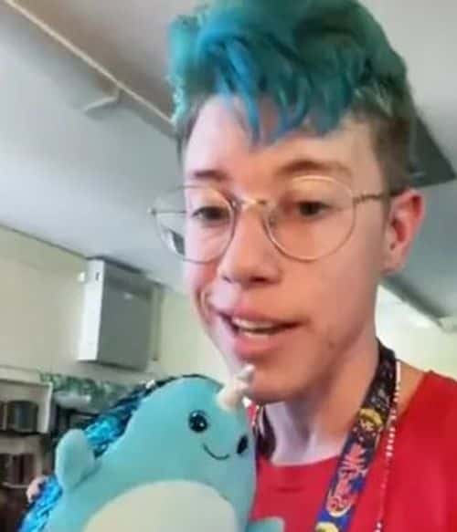 Who is Skye Tooley? Teacher who identifies as 