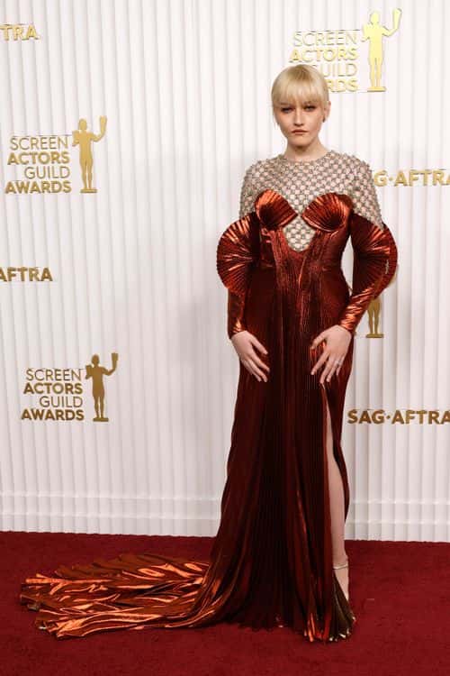 Julia Garner attends the 29th Annual Screen Actors Guild Awards at Fairmont Century Plaza on February 26, 2023 in Los Angeles, California.