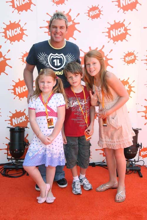 Former cricketer Shane Warne and his children arrive at the Nickelodeon Australian Kids' Choice Awards 2008 at the Hisense Arena on October 11, 2008 in Melbourne, Australia. This year's event, now in its sixth year, was held in Melbourne for the first time in its history.
