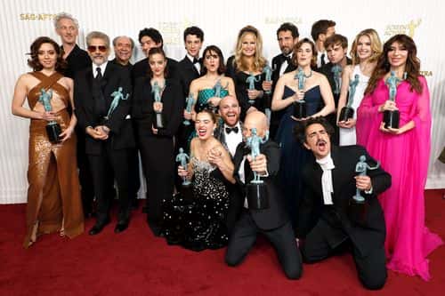 (L-R) Aubrey Plaza, Bruno Gouery, Michael Imperioli, F. Murray Abraham, Will Sharpe, Beatrice Grannò, Adam DiMarco, Haley Lu Richardson, Simona Tabasco, Paolo Camilli, Jennifer Coolidge, Jon Gries, Federico Ferrante, Eleonora Romandini, Francesco Zecca, Theo James, Leo Woodall, Meghann Fahy and Sabrina Impacciatore, recipients of the Outstanding Performance by an Ensemble in a Drama Series award for