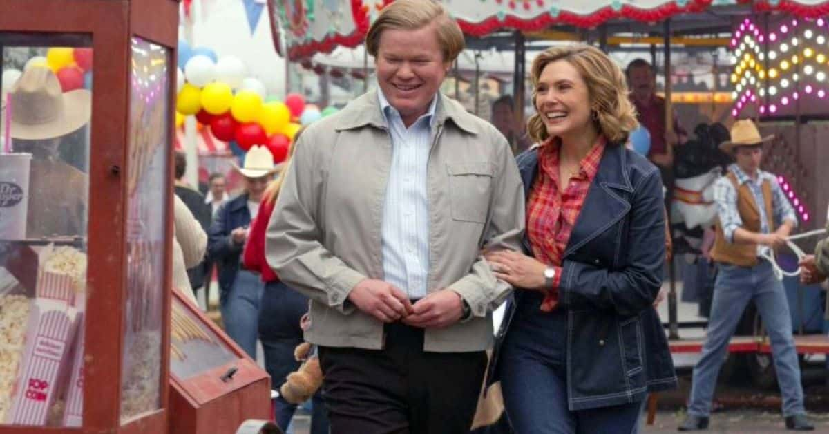 Jesse Plemons as Allan Gore and Elizabeth Olsen as Candy Montgomery in 'Love & Death'