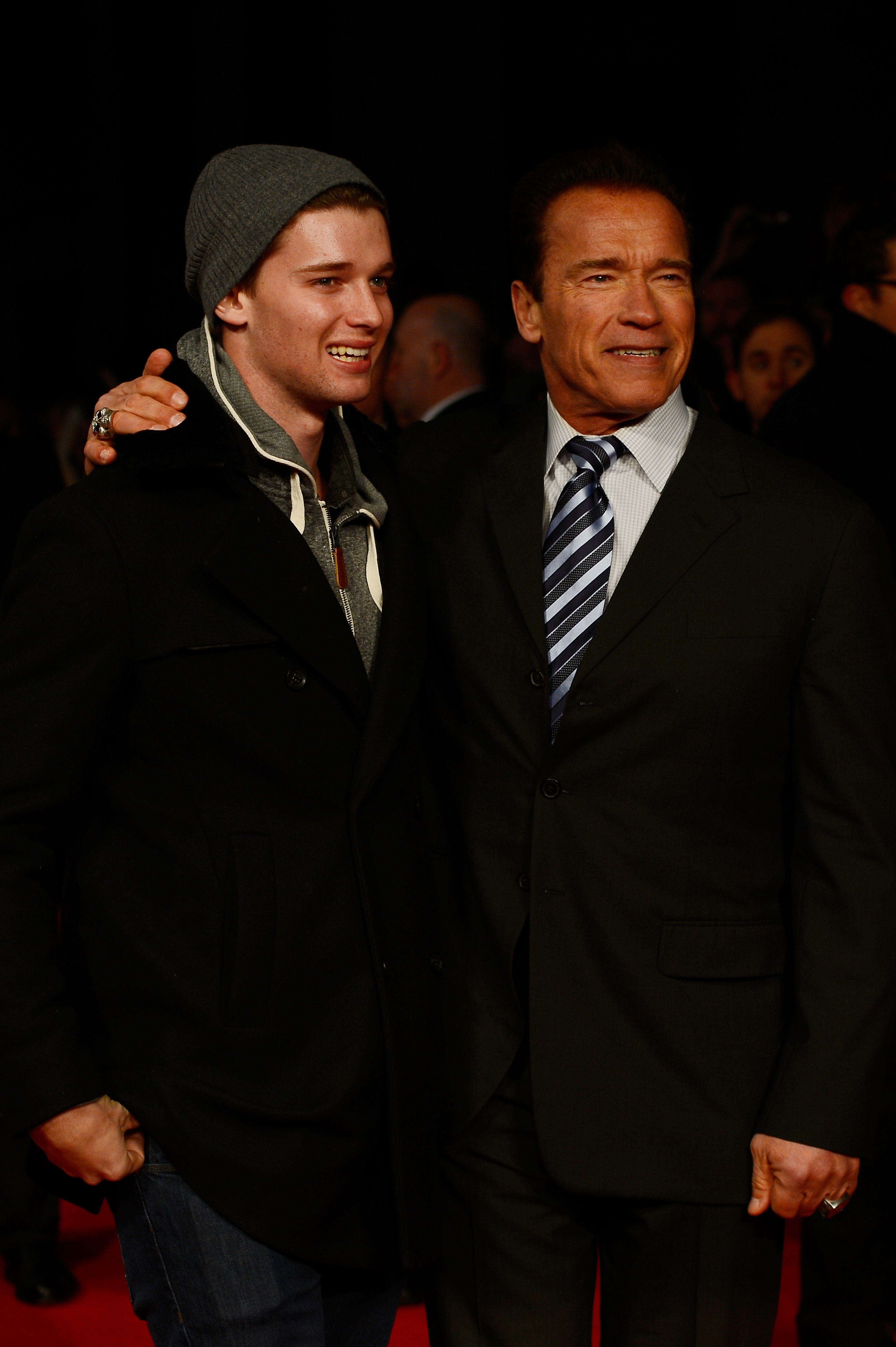 Arnold Schwarzenegger celebrates Christmas with friend Sylvester(01)