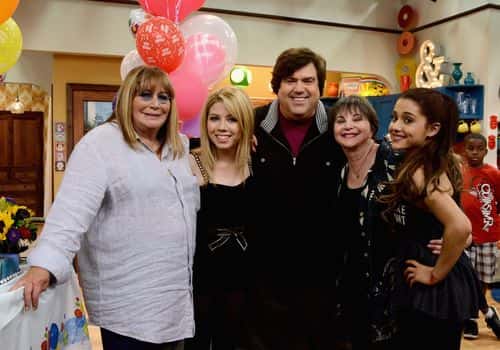 Penny Marshall and Cindy Williams make a guest appearance with creator/executive producer Dan Schneider on Nickelodeon's Sam & Cat, starring Jennette McCurdy and Ariana Grande on June 26, 2013 in Los Angeles, California.