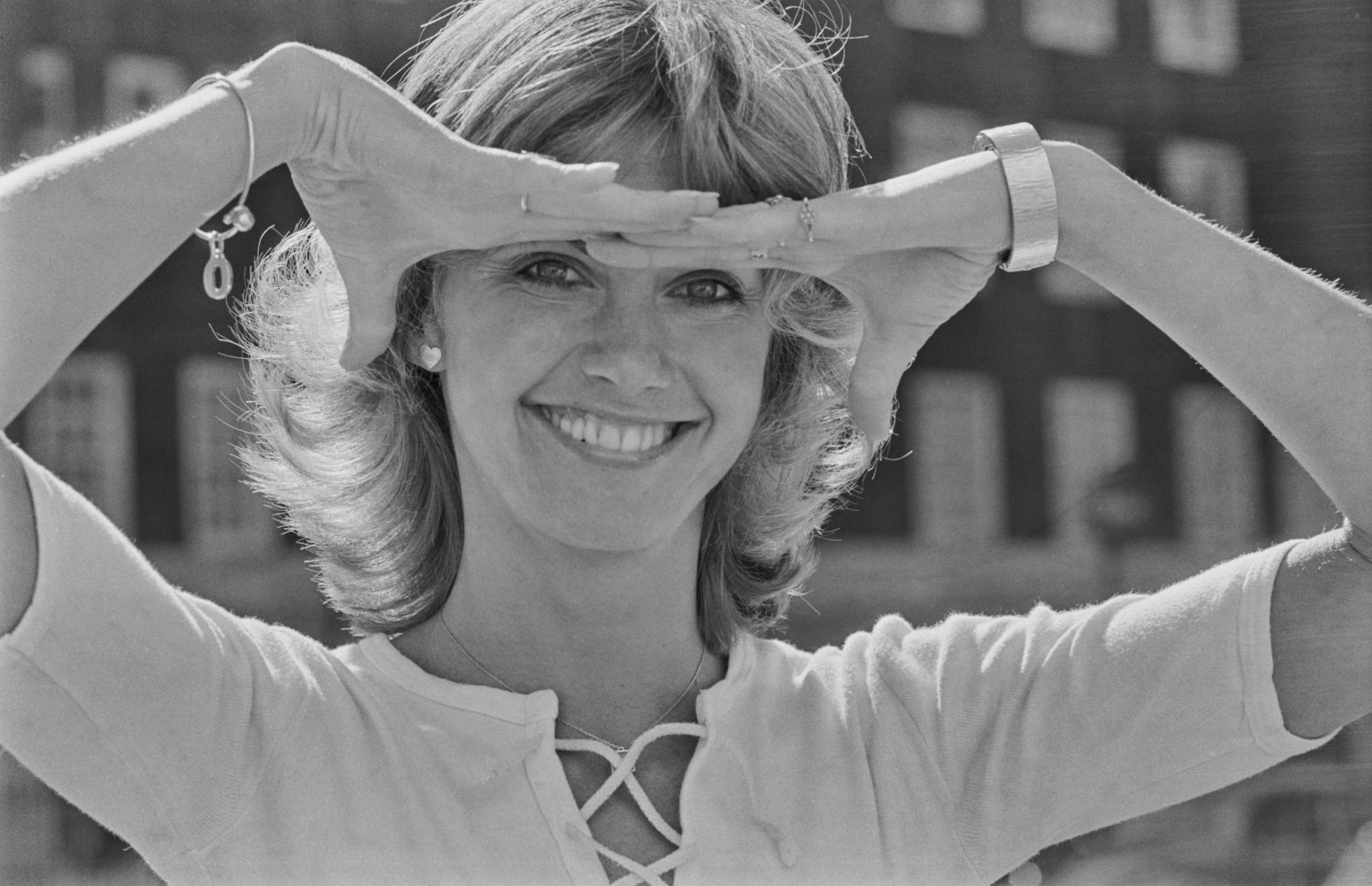 British-Australian singer and actress Olivia Newton-John, UK, 18th September 1974.  (Photo by Evening Standard/Hulton Archive/Getty Images)