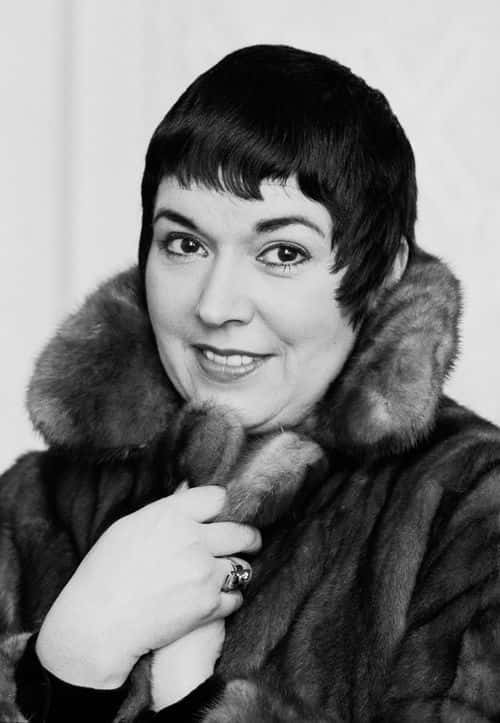 British actress and singer Ruth Madoc, UK, 28th February 1984. (Photo by B. Gomer/Daily Express/Hulton Archive/Getty Images)