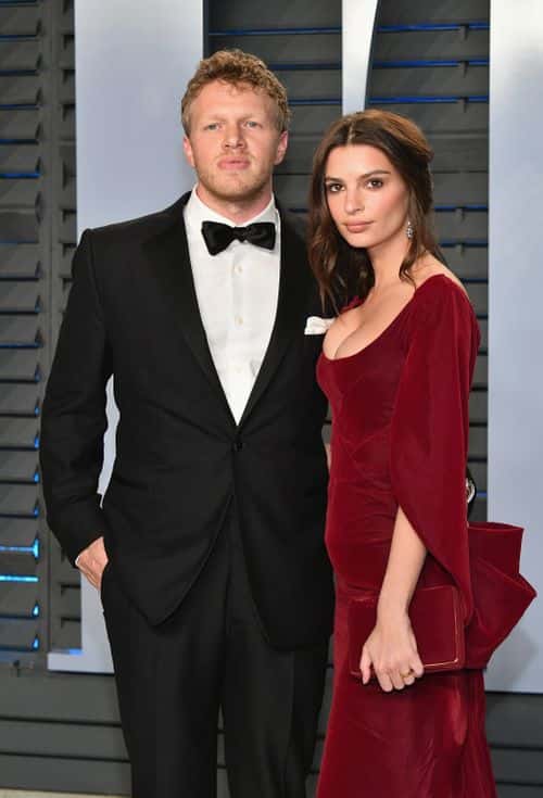 Sebastian Bear-McClard (L) and Belvedere Ambassador Emily Ratajkowski attend the 2018 Vanity Fair Oscar Party hosted by Radhika Jones at Wallis Annenberg Center for the Performing Arts on March 4, 2018 in Beverly Hills, California.