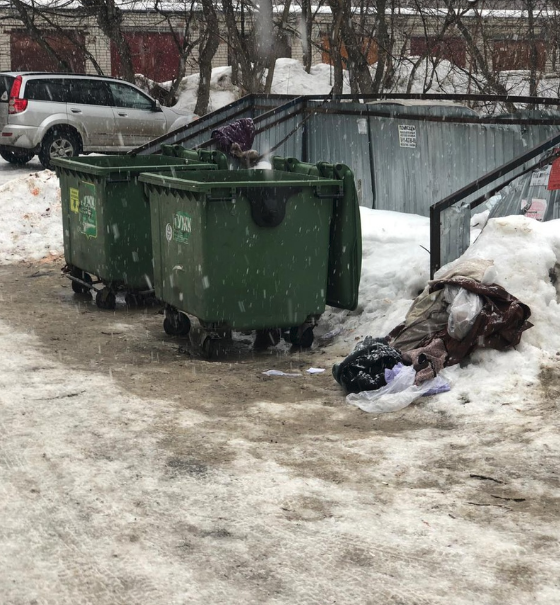 Drunk mother throws newborn son into dumpster moments after giving birth so that she could carry