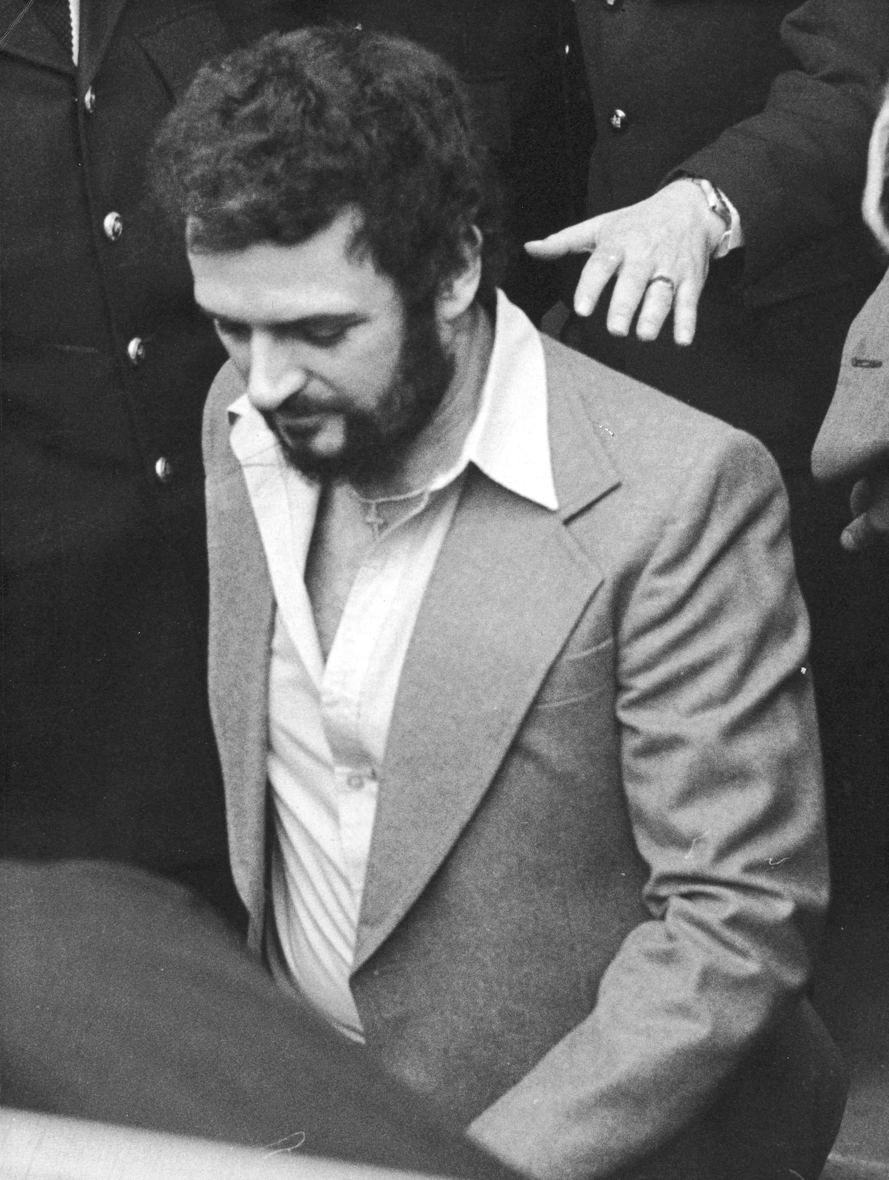 Питер сатклифф. Peter Sutcliffe. Йоркширский Потрошитель Питер Сатклифф. Уильям Сатклифф. Серийный убийца Сатклифф.