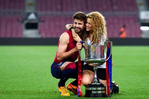 Gerard Pique of FC Barcelona and Shakira pose with the trophy after FC Barcelona won the Copa del Rey Final match against Athletic Club at Camp Nou on May 30, 2015 in Barcelona, Spain.
