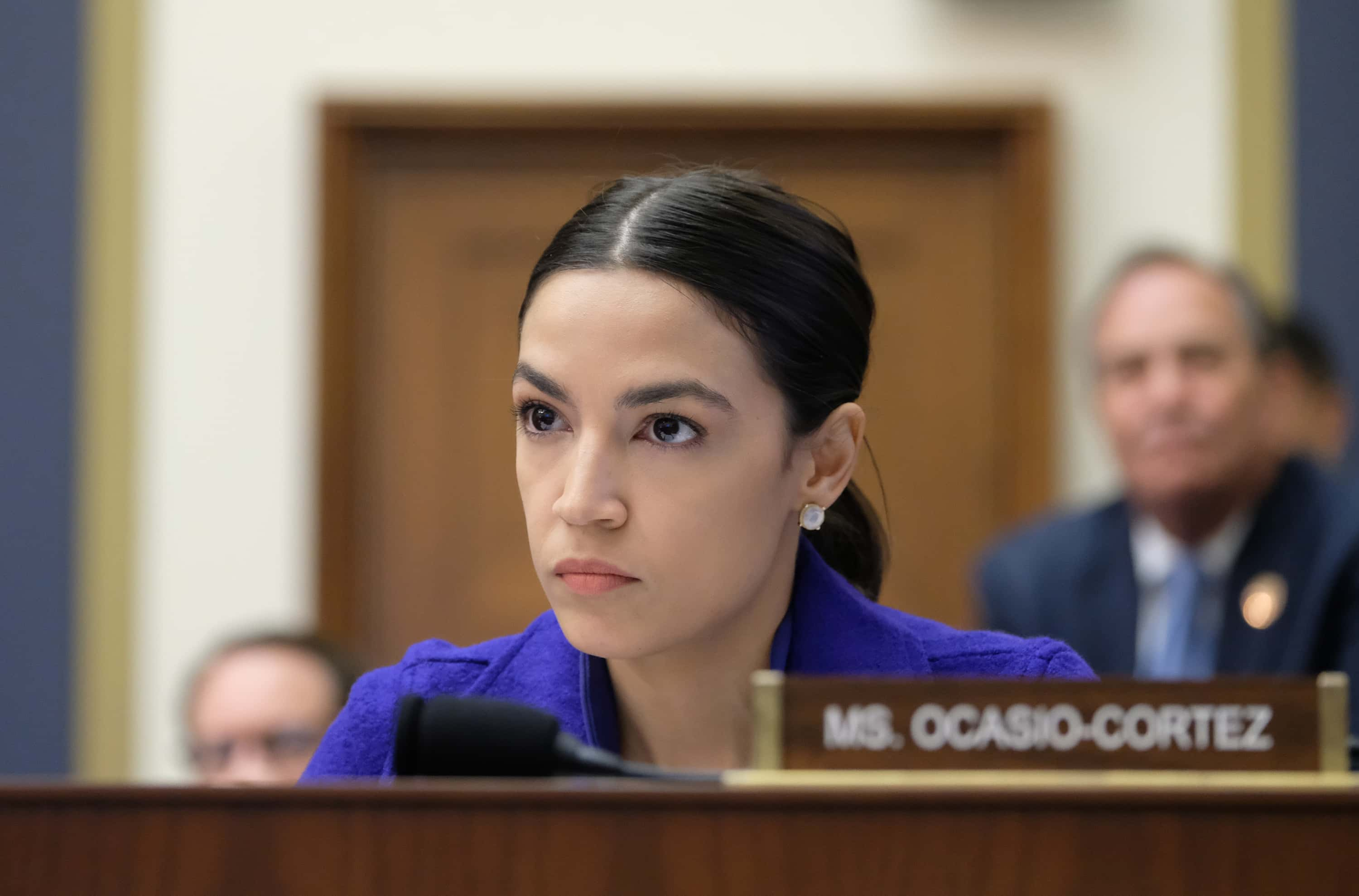 Sarah Sanders Fires Back At Alexandria Ocasio-Cortez After She Slams ...